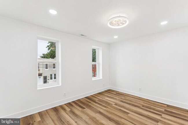 Building Photo - 807 N 42nd St
