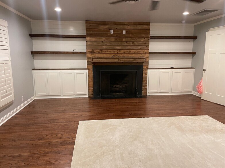 Master Bedroom - 1012 Elmwood St