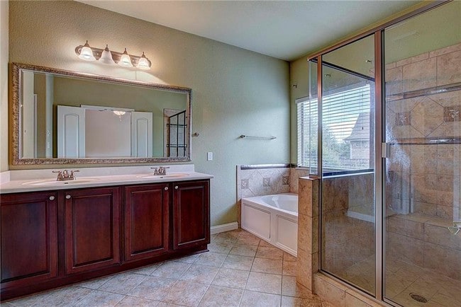 Building Photo - 2409 Santa Clara Ln