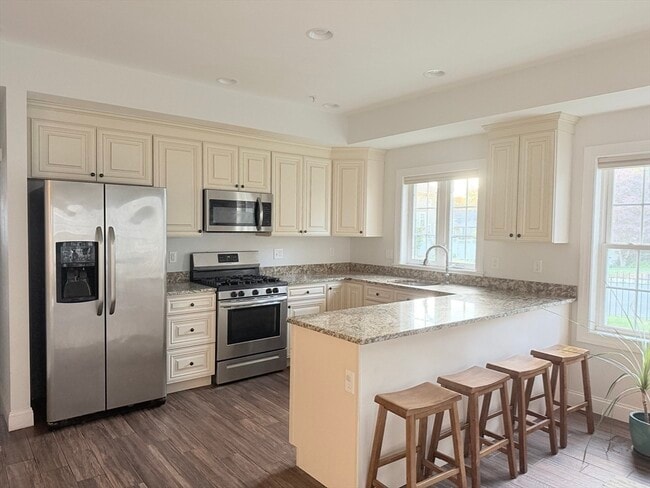 Building Photo - 17 Hamel Way