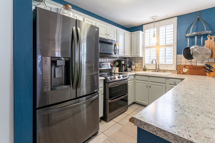 Kitchen 2 - 244 S Cedar St