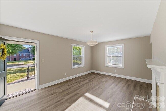 Building Photo - 2405 Greenland Ave