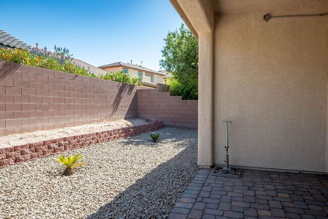 Building Photo - "Charming 3-Bed Oasis with 2 Baths in North Las Vegas – Spacious 1741 Sq Ft!"