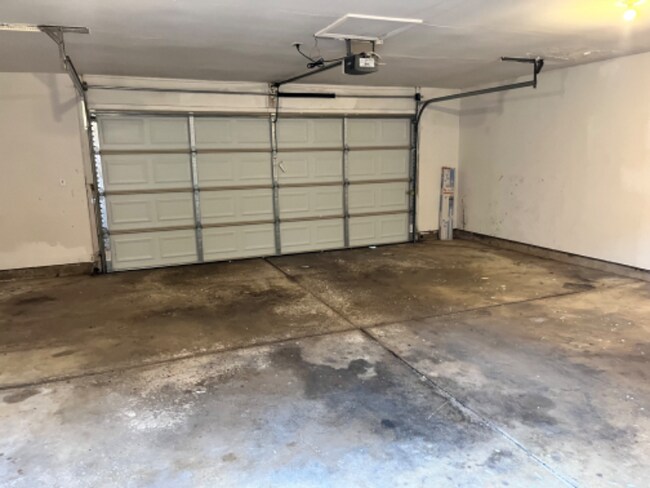 Building Photo - 4418 Burlingame Commons