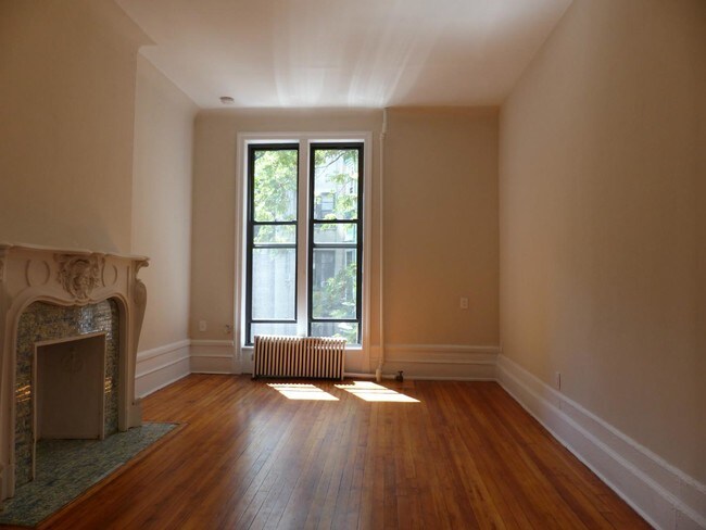 Building Photo - 69 W 106th St
