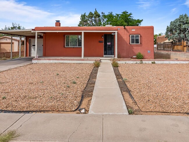 Building Photo - Unfurnished | 2 Bed / 1 Bath | NE Albuquer...