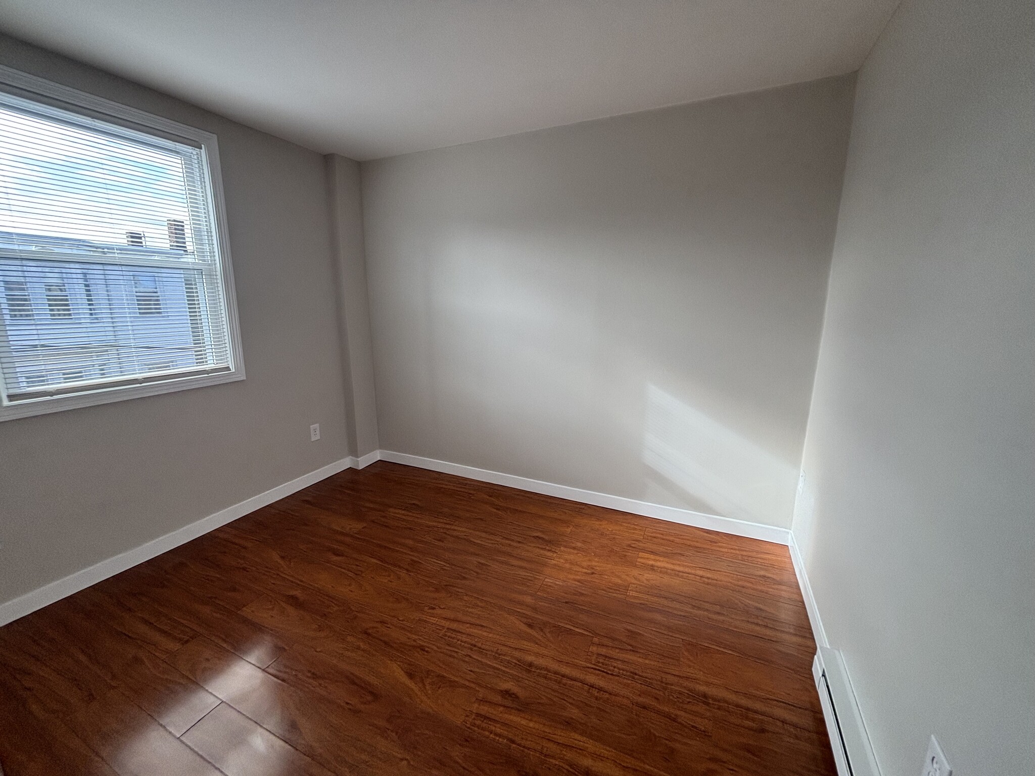 Bedroom 1 - 32 Cottage St