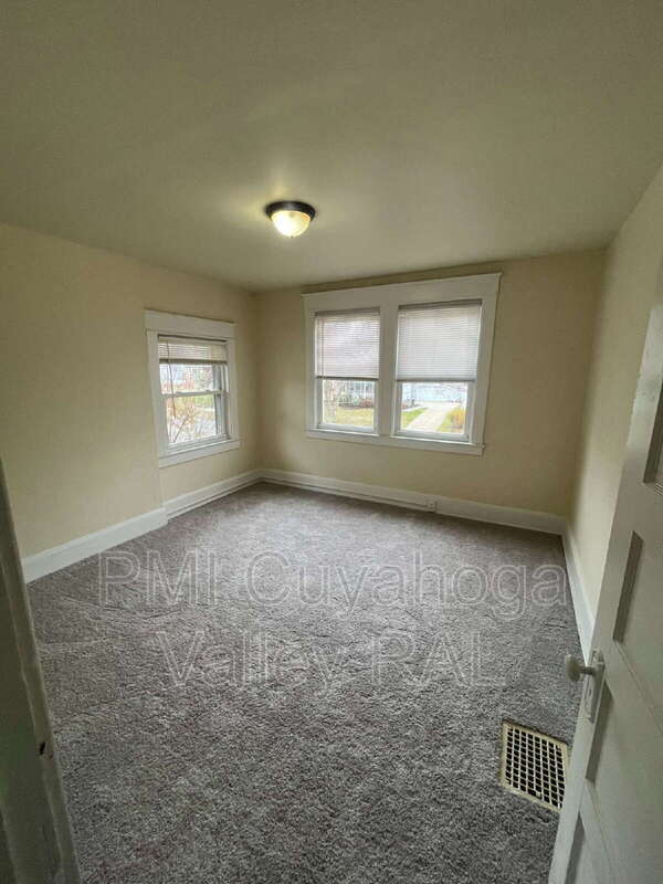 Building Photo - 555 Brittain Rd