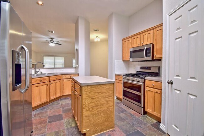 Building Photo - 807 Wild Petunia Way