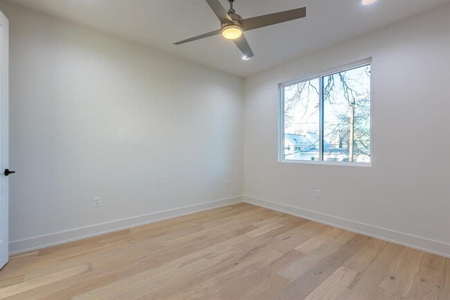 Building Photo - 2008 Canterbury St