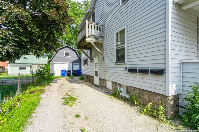 Building Photo - 1016 N Union St