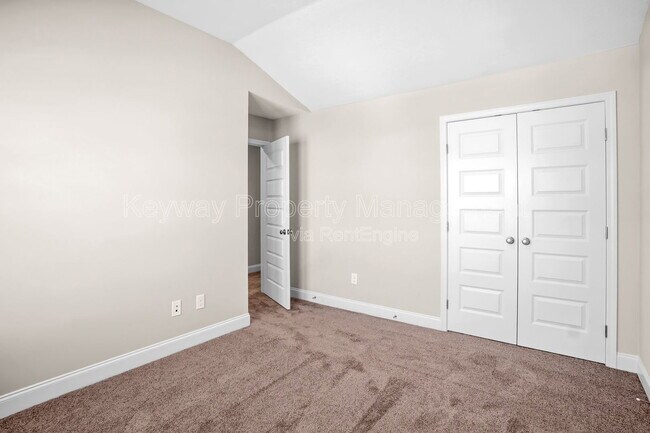 Building Photo - 3133 Venetian Dr