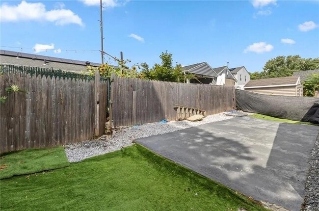 Building Photo - 30 Victoria St