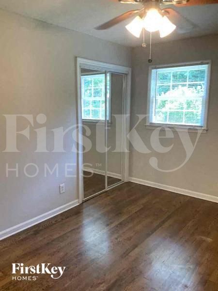 Building Photo - 2700 Flintlock Ln SW