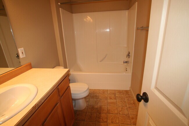 Building Photo - Single Family Home in a Great Location!