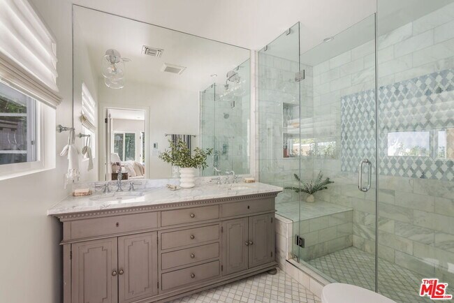 Building Photo - 11349 Canton Dr