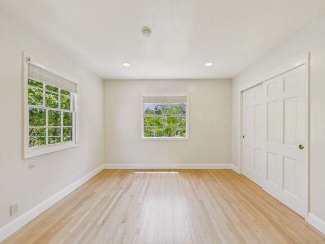 Building Photo - Beautiful serene and private Belmont home