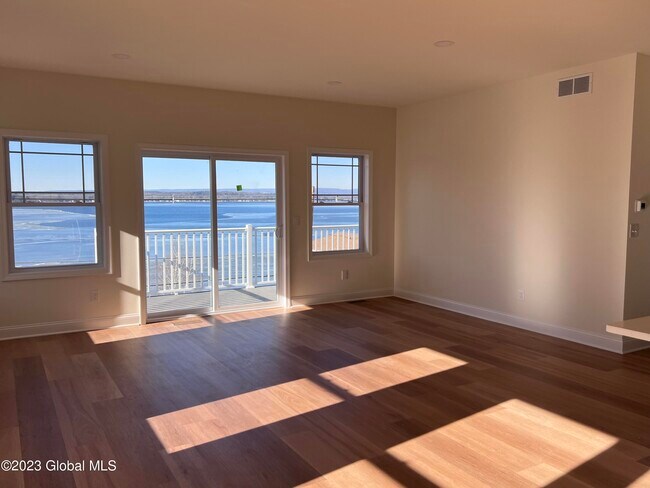 Building Photo - 544 NY-9P
