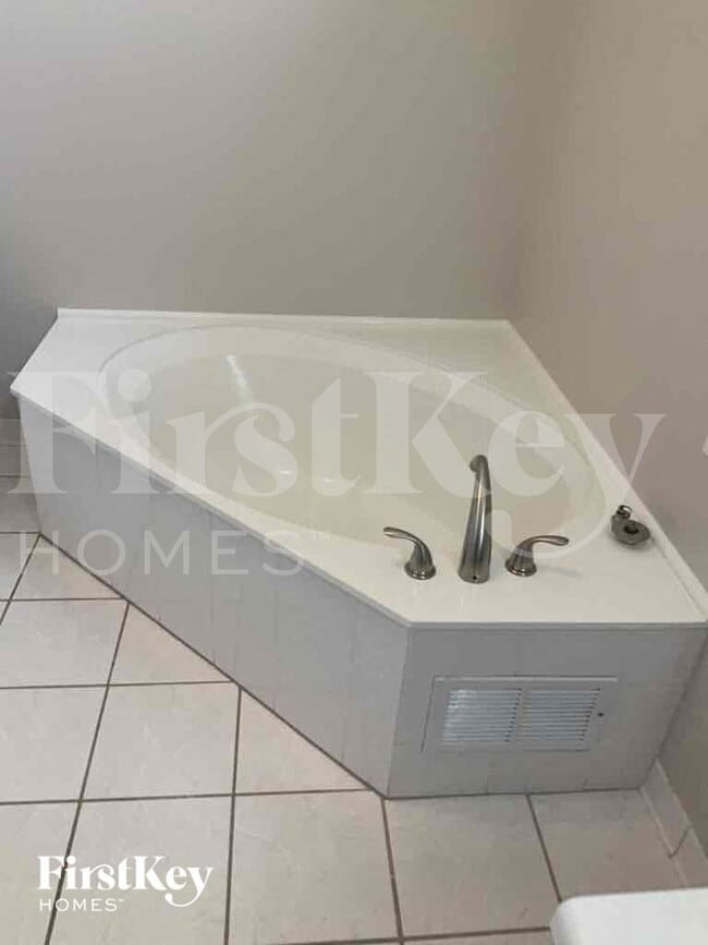 Building Photo - 1583 Pates Creek Rd