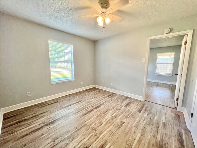 Building Photo - 4021 Avenue Q 1/2