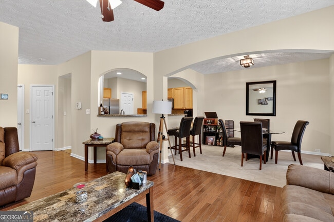 Building Photo - 5556 Cascade Run