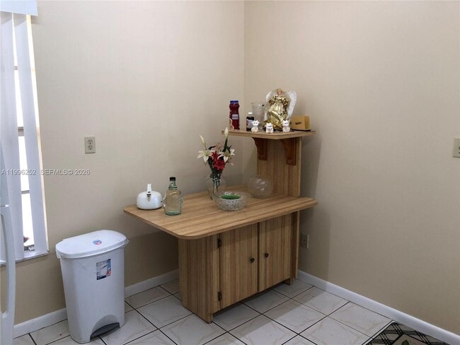 Building Photo - 16924 SW 112th Ct