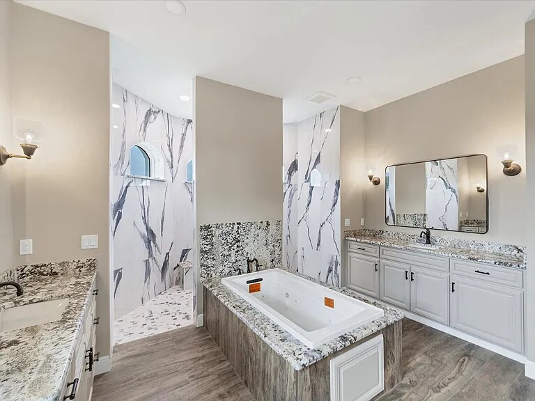 Building Photo - 13329 Longville Ave