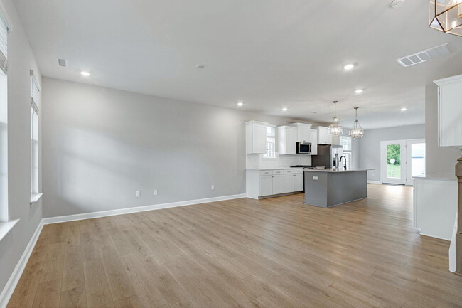 Building Photo - 712 Georgias Landing Parkway