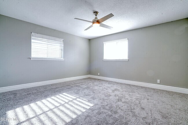 Building Photo - 1513 Fir St