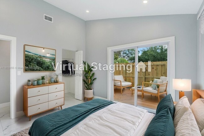 Building Photo - 907 SW 15th Terrace