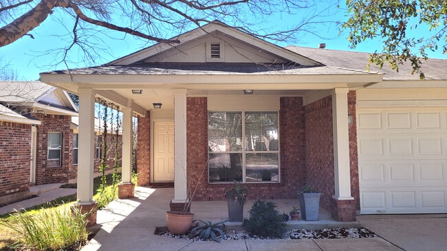Building Photo - 11112 Jim Thorpe Ln