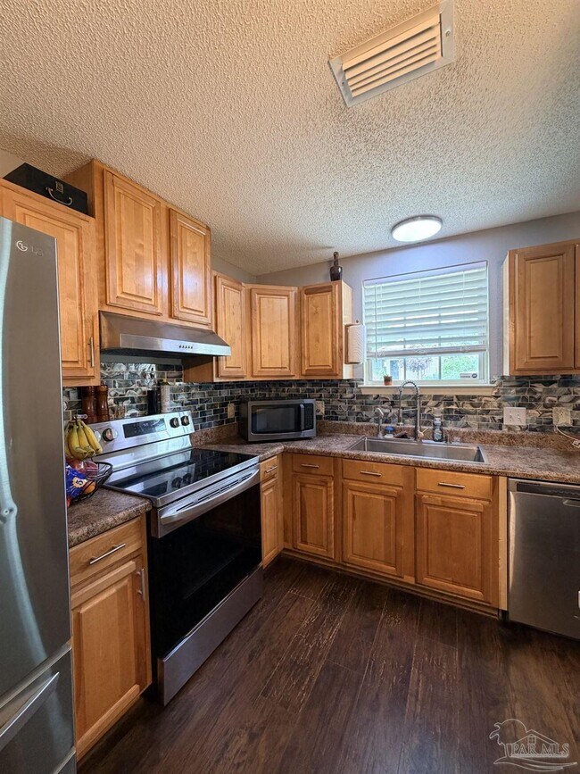 Building Photo - 5877 Tryton Cir