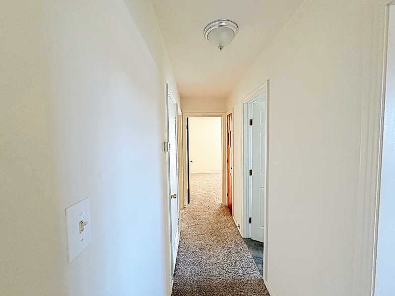 Building Photo - 129 N McEntire Ct