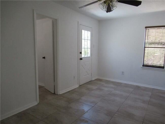 Building Photo - 10612 Deer Canyon Rd