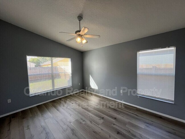 Building Photo - 2304 Hickory Pine St