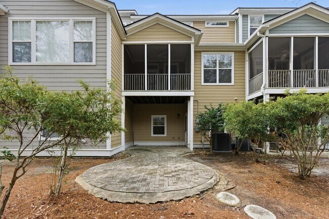 Building Photo - 124 Palm Cove Way
