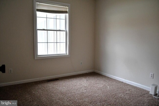 Building Photo - 200 Evelyndale Dr