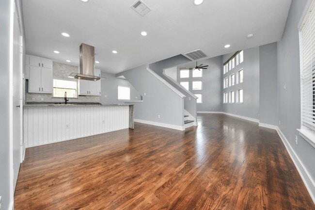 Building Photo - 5710 Cornish St