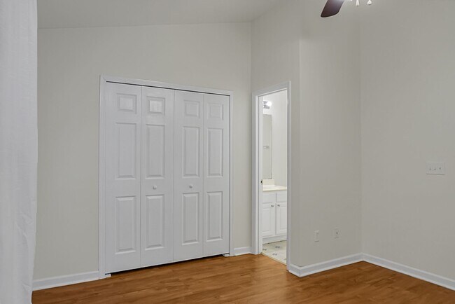 Building Photo - 121 Hornby Cir