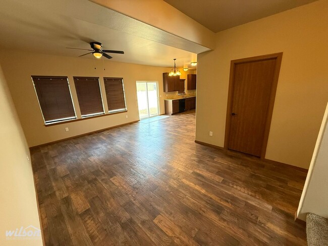 Building Photo - 710 N 29th Ave