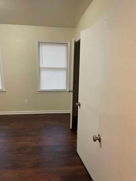 Building Photo - 224 Bridgefield Pl