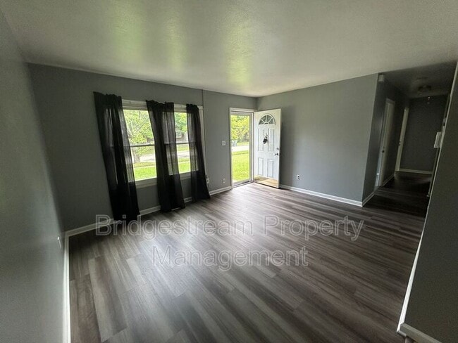 Building Photo - 1582 Leah Dr
