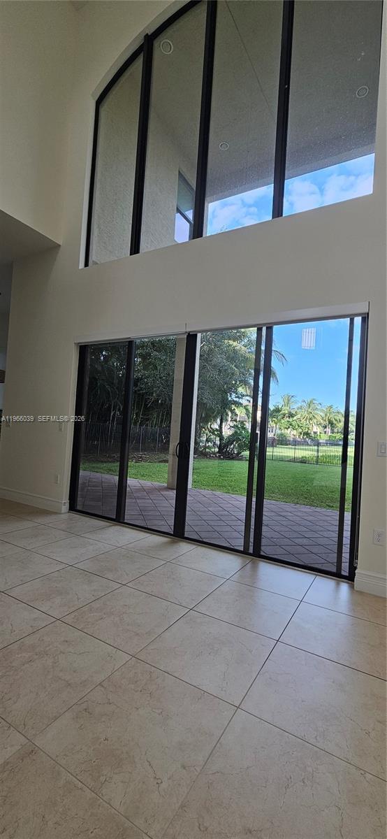 Building Photo - 8175 Lost Creek Ln