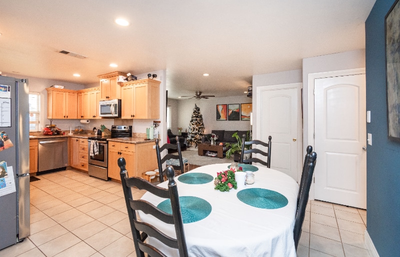 Building Photo - 2304 Michigan Blvd