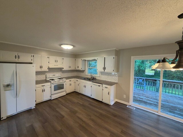 Building Photo - 206 Cambridge Ct