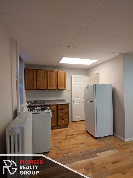 Building Photo - 4635 N Paulina St