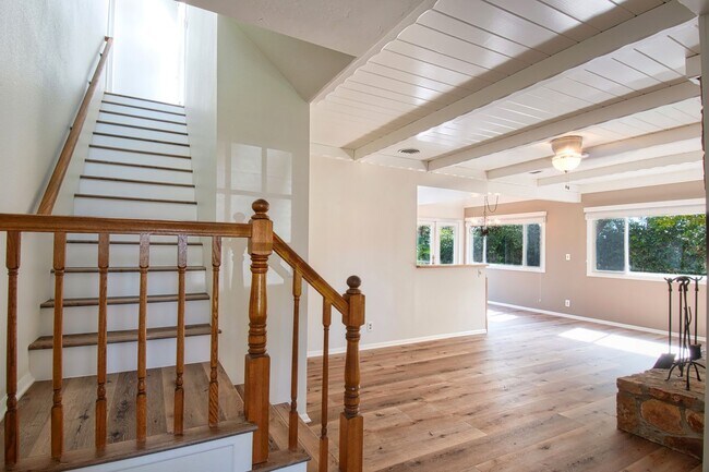 Building Photo - 2412 Via Marina