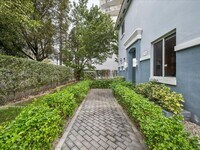 Building Photo - 2730 SW 26th St