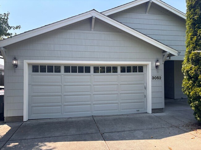 Building Photo - Beautiful 4 bedroom 2 bathroom home coming soon!!