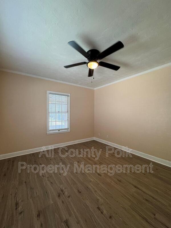 Building Photo - 422 E Belmar St